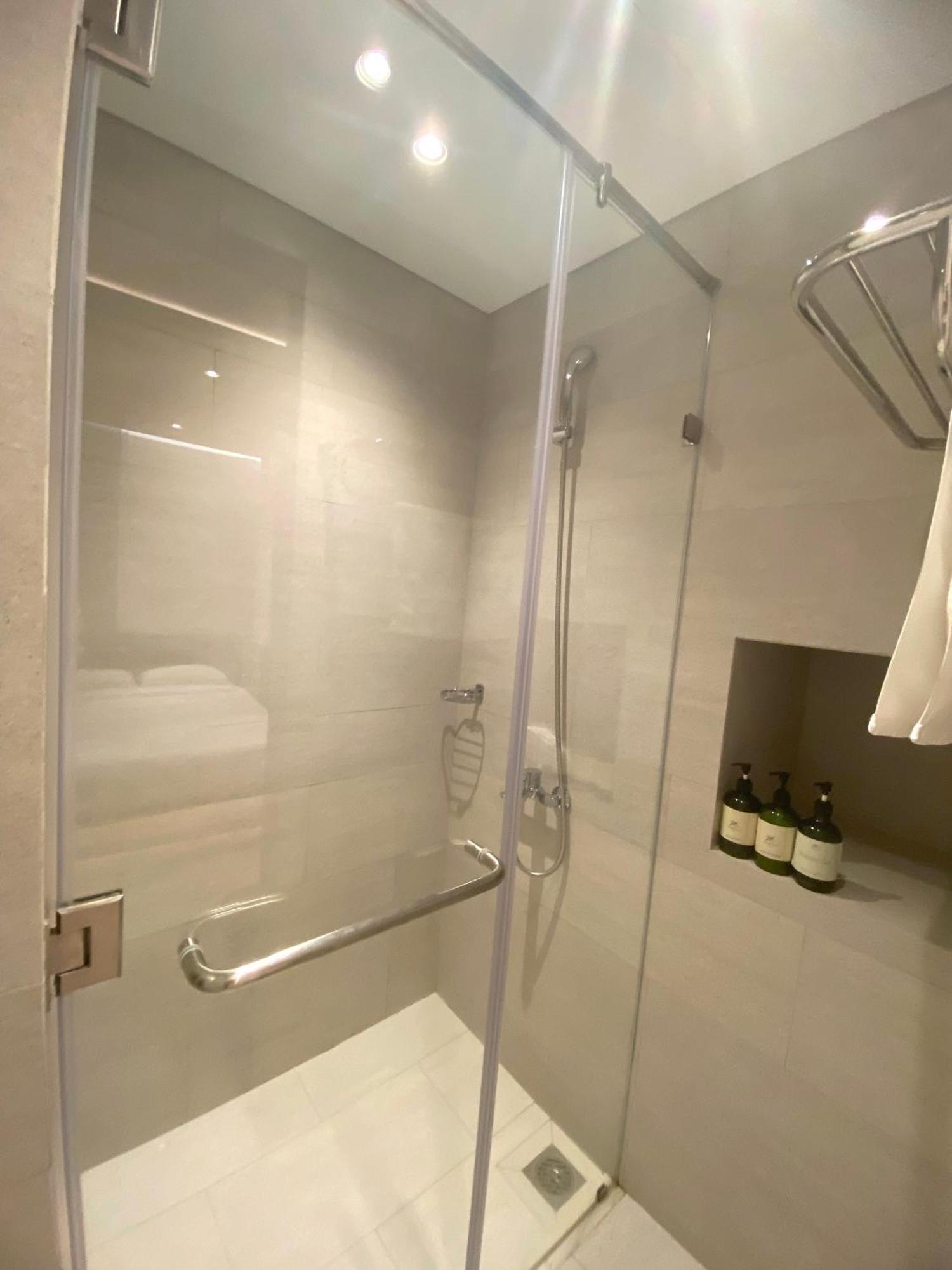 Khách sạn Meander Sài Gòn 2*
